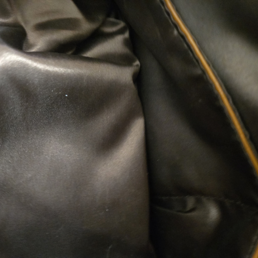 Elegant Tan Leather Satchel - Picture 4 of 8